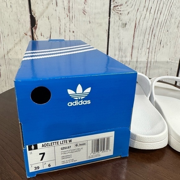 ADIDAS ADILETTE tri foil logo graphic slides in white size 7 womens 6 mens NIb